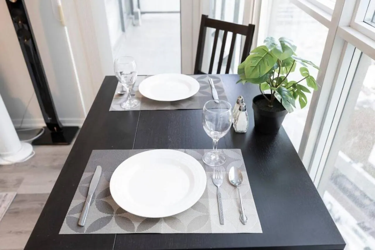 別荘 Classy 1Br Plus Den W Amazing Skyline View And Wfh トロント カナダ