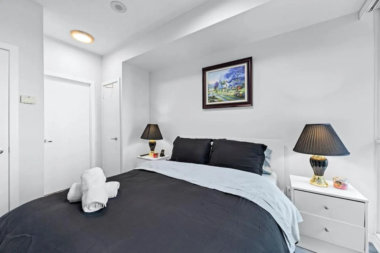 Classy 1Br Plus Den W Amazing Skyline View And Wfh トロント