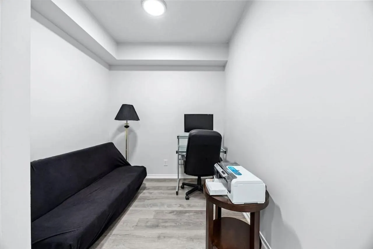 Classy 1Br Plus Den W Amazing Skyline View And Wfh Toronto Nyaraló