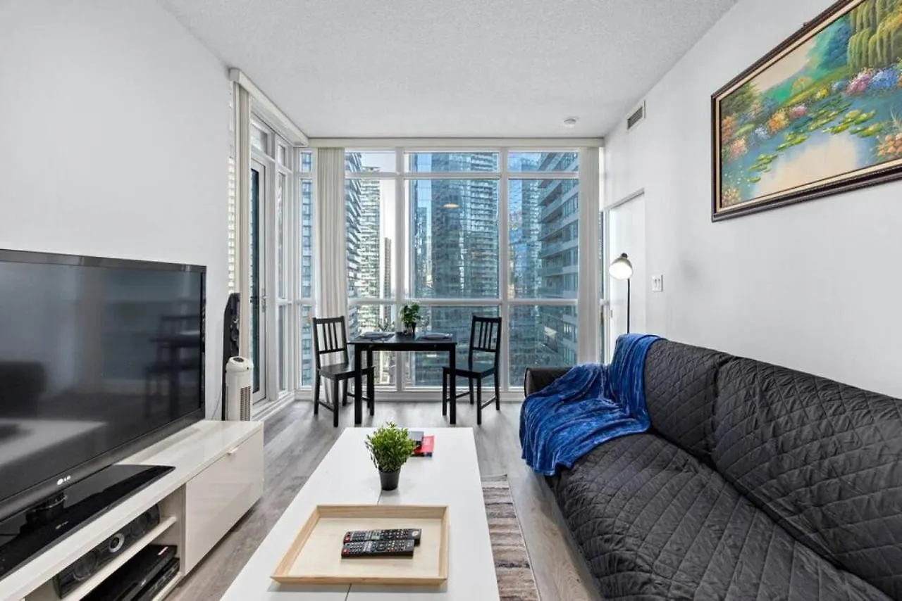Classy 1Br Plus Den W Amazing Skyline View And Wfh Toronto 0*,  Kanada